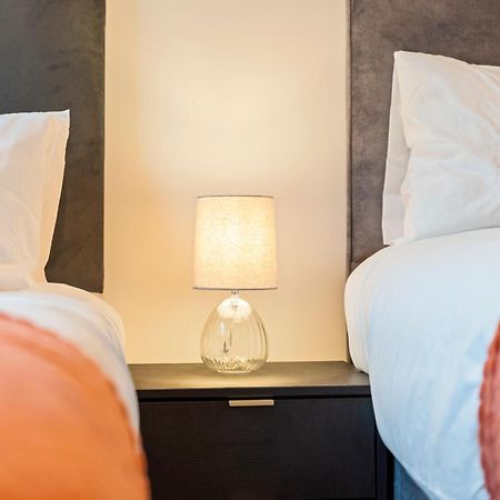 Shanti Suite - 2Bed 2Bath City Centre - Wifi - Netflix- Parking- Modern- Perfect For Family, Contractors, Leisure, Business By Shanti Nights Birmingham Kültér fotó