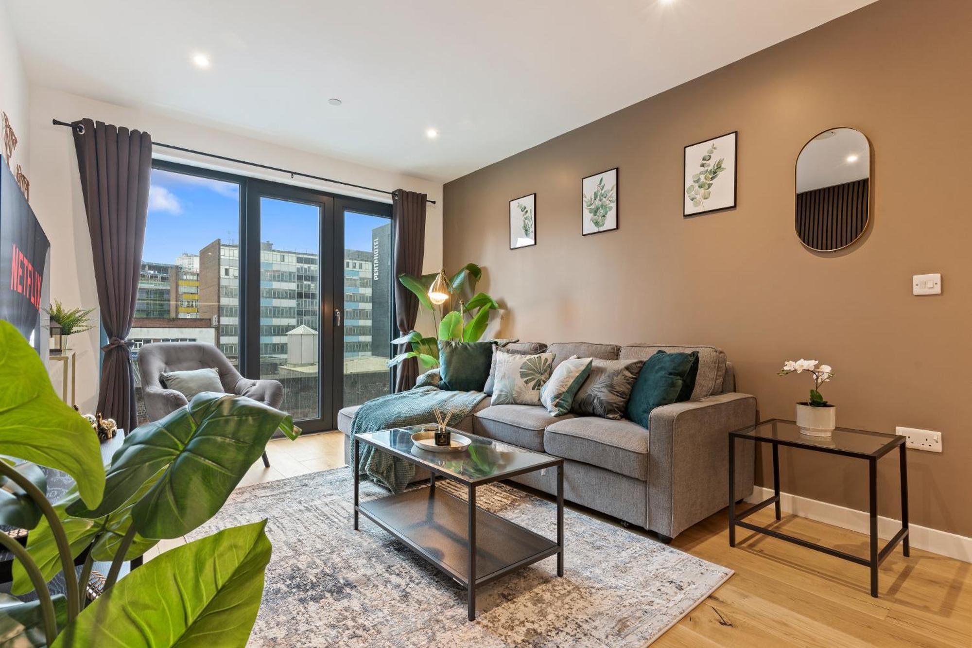 Shanti Suite - 2Bed 2Bath City Centre - Wifi - Netflix- Parking- Modern- Perfect For Family, Contractors, Leisure, Business By Shanti Nights Birmingham Kültér fotó
