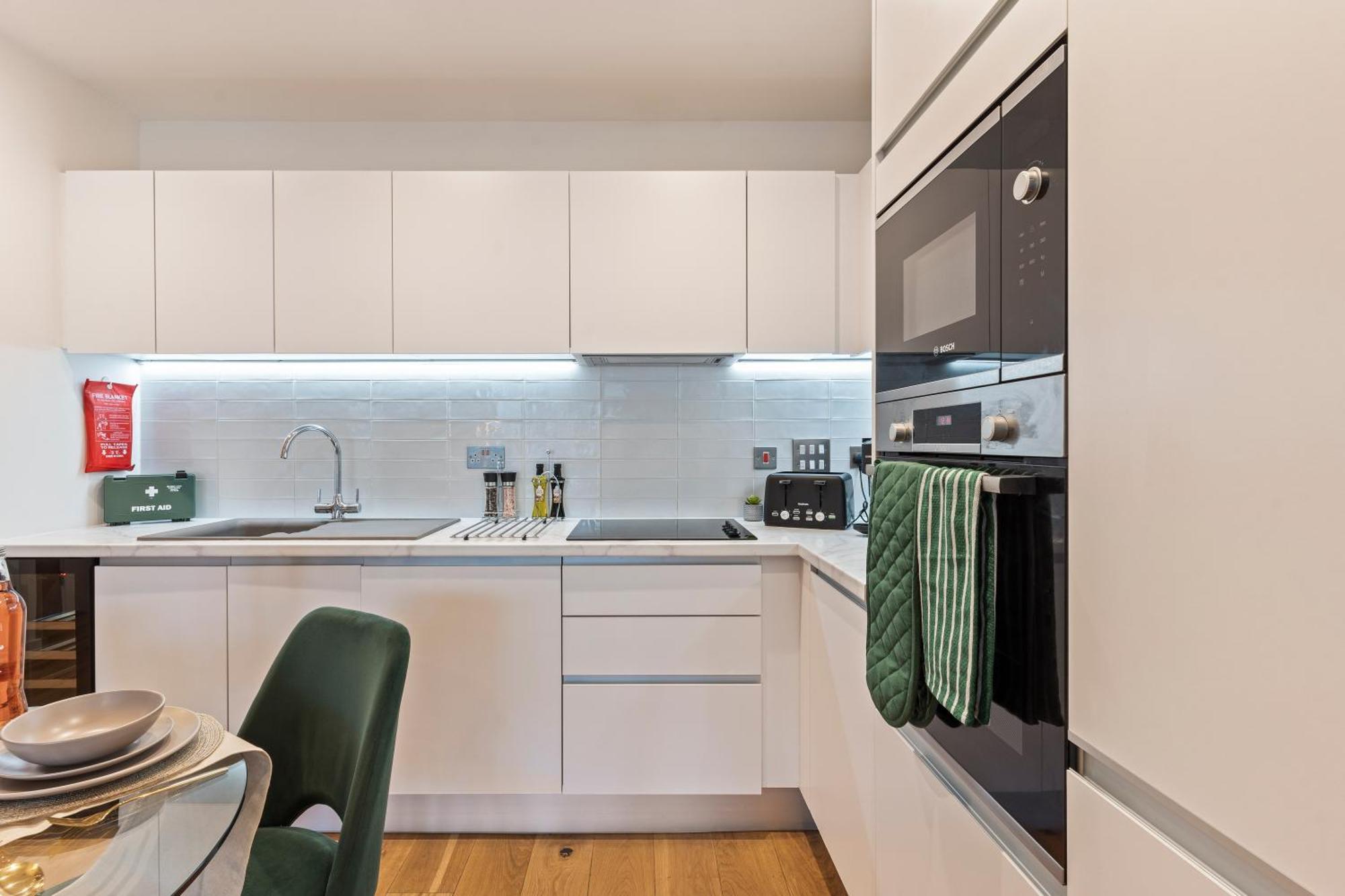Shanti Suite - 2Bed 2Bath City Centre - Wifi - Netflix- Parking- Modern- Perfect For Family, Contractors, Leisure, Business By Shanti Nights Birmingham Kültér fotó