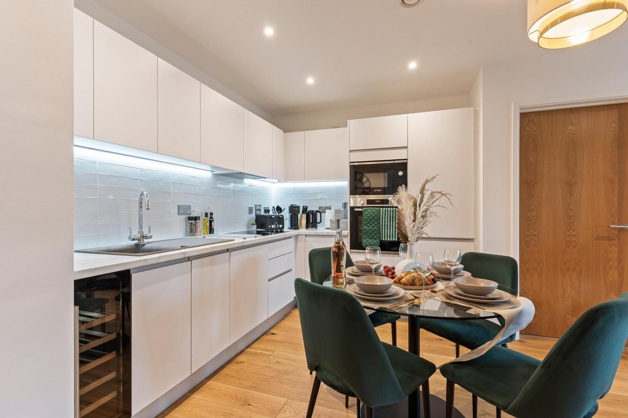 Shanti Suite - 2Bed 2Bath City Centre - Wifi - Netflix- Parking- Modern- Perfect For Family, Contractors, Leisure, Business By Shanti Nights Birmingham Kültér fotó