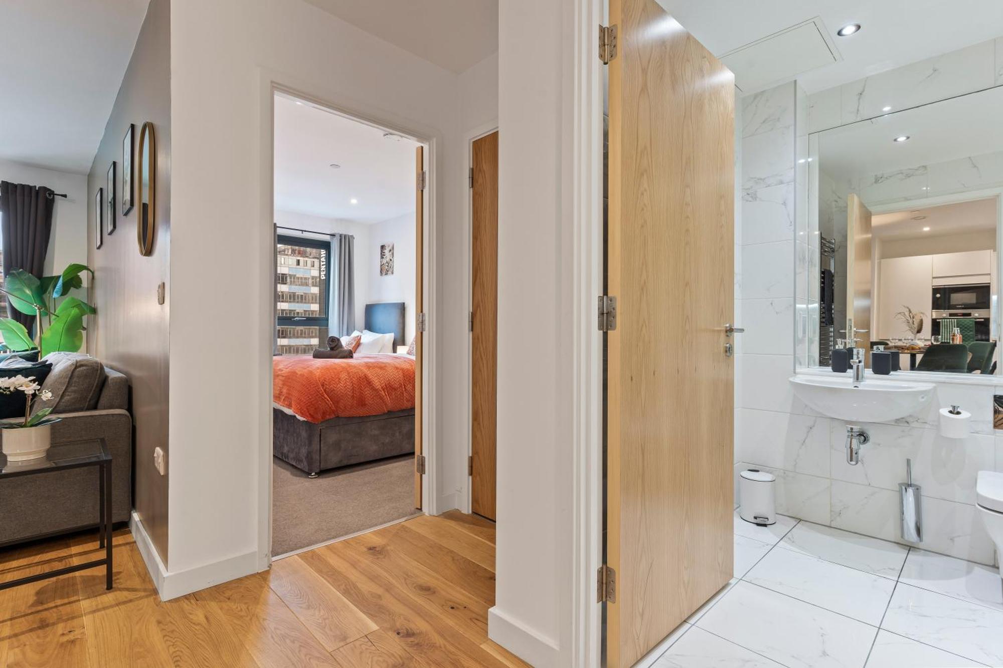 Shanti Suite - 2Bed 2Bath City Centre - Wifi - Netflix- Parking- Modern- Perfect For Family, Contractors, Leisure, Business By Shanti Nights Birmingham Kültér fotó