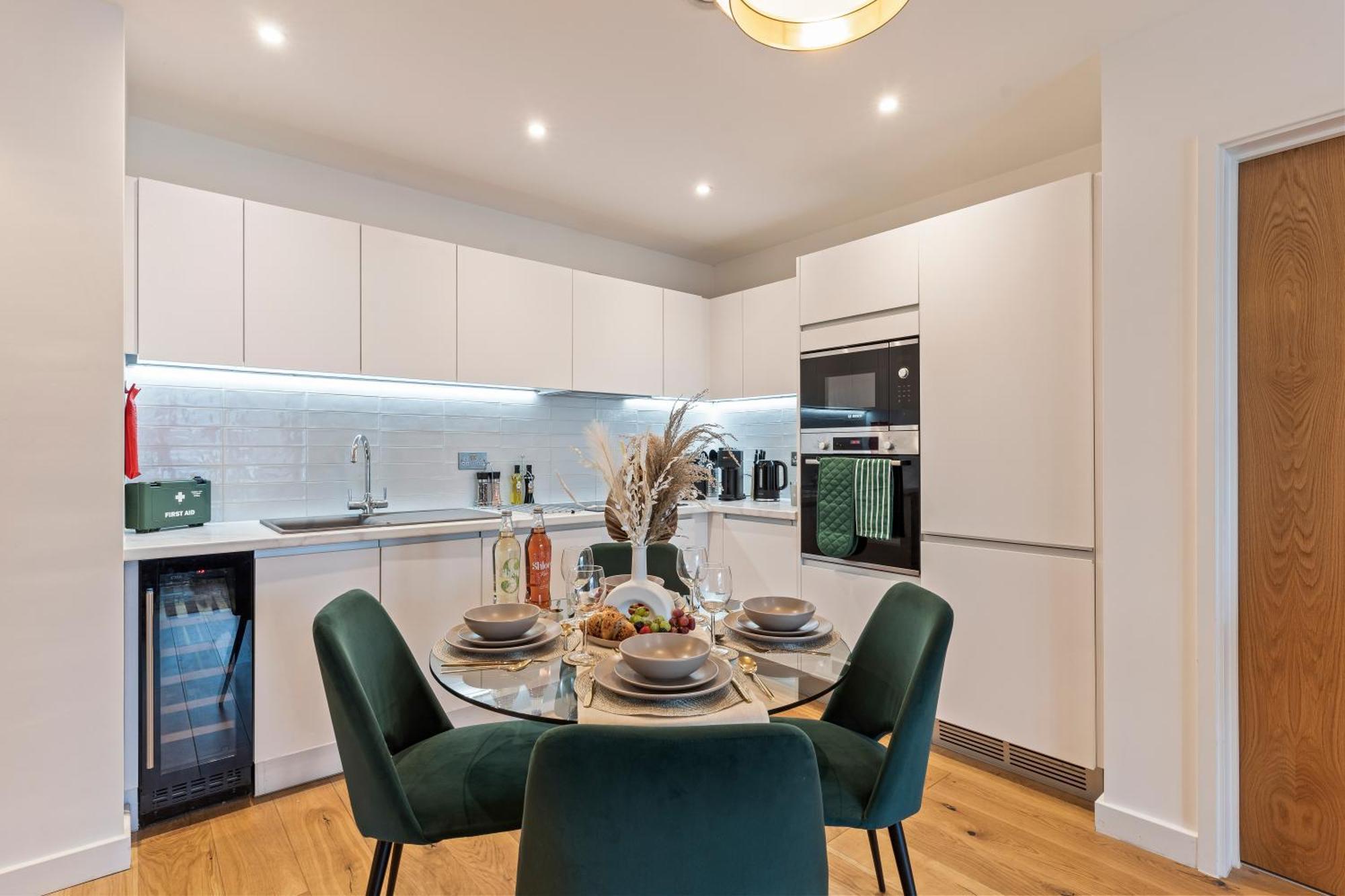Shanti Suite - 2Bed 2Bath City Centre - Wifi - Netflix- Parking- Modern- Perfect For Family, Contractors, Leisure, Business By Shanti Nights Birmingham Kültér fotó