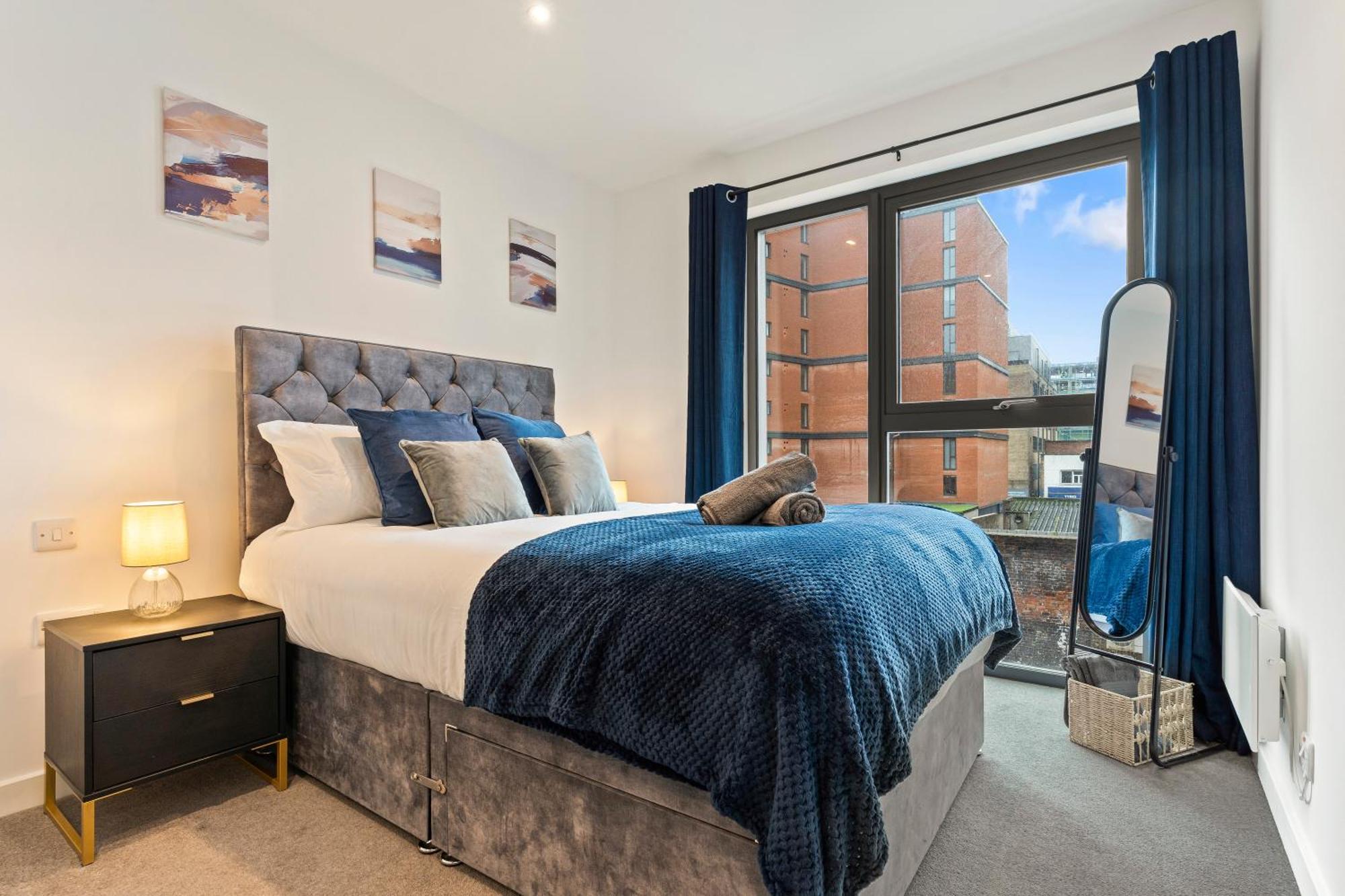 Shanti Suite - 2Bed 2Bath City Centre - Wifi - Netflix- Parking- Modern- Perfect For Family, Contractors, Leisure, Business By Shanti Nights Birmingham Kültér fotó